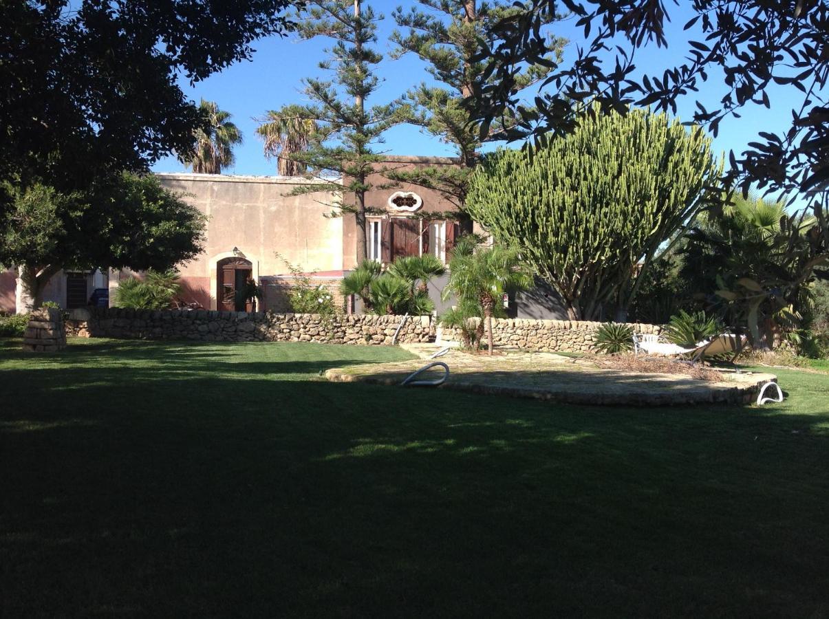 Campo Reale Country Rooms Пакино Екстериор снимка